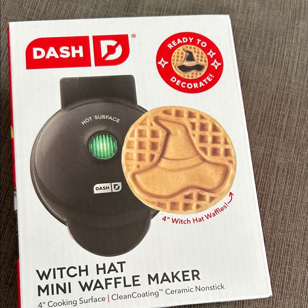DASH Mini Waffle Maker Witch Hat NEW